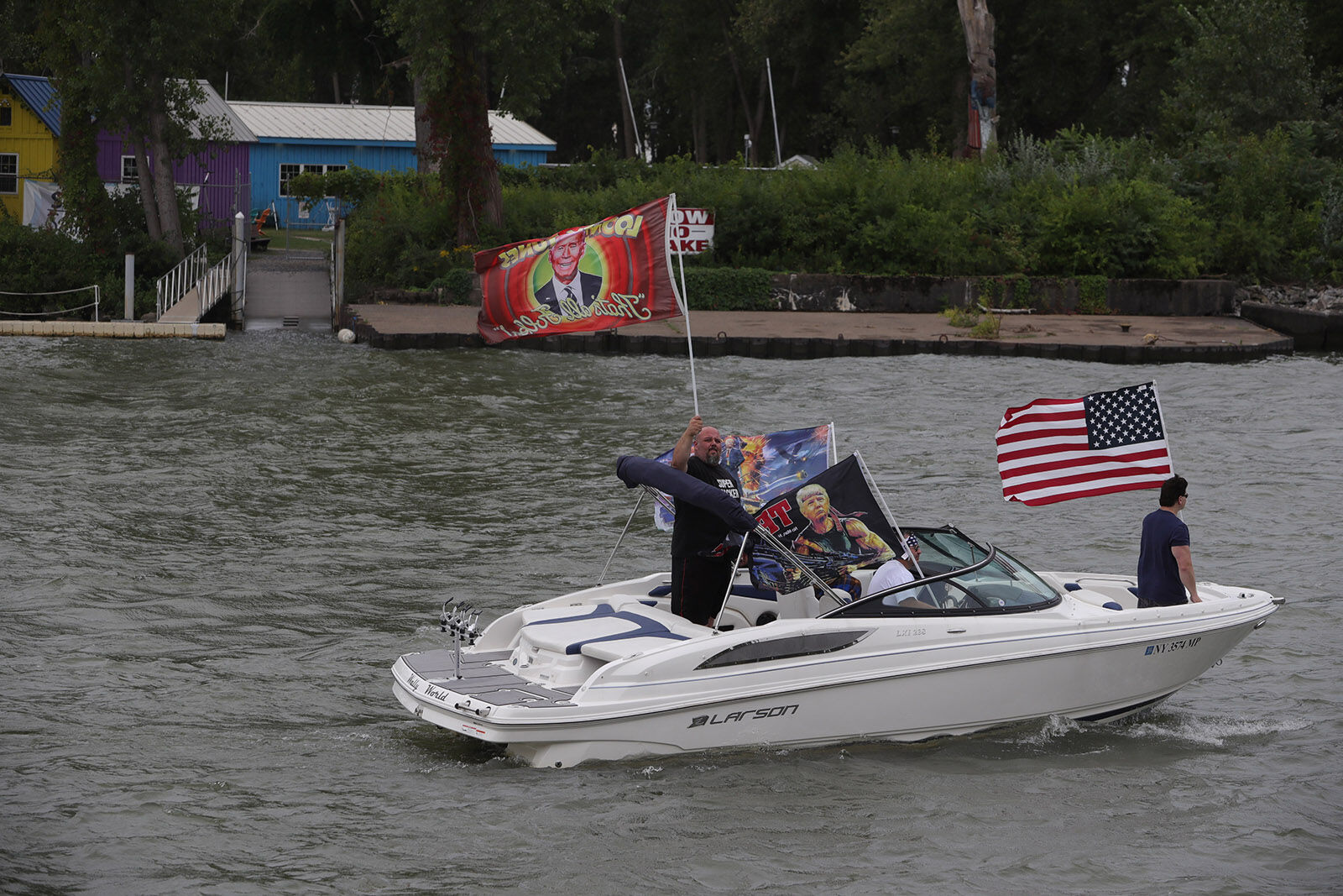 Bikers and boaters parade for President Trump